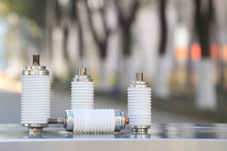 真空開關(guān)管接觸點(diǎn)選什么材質(zhì)好？一般為銅合金！