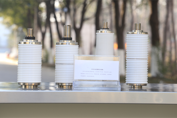 真空開關(guān)管絕緣外殼采用玻璃材料，優(yōu)勢多多！
